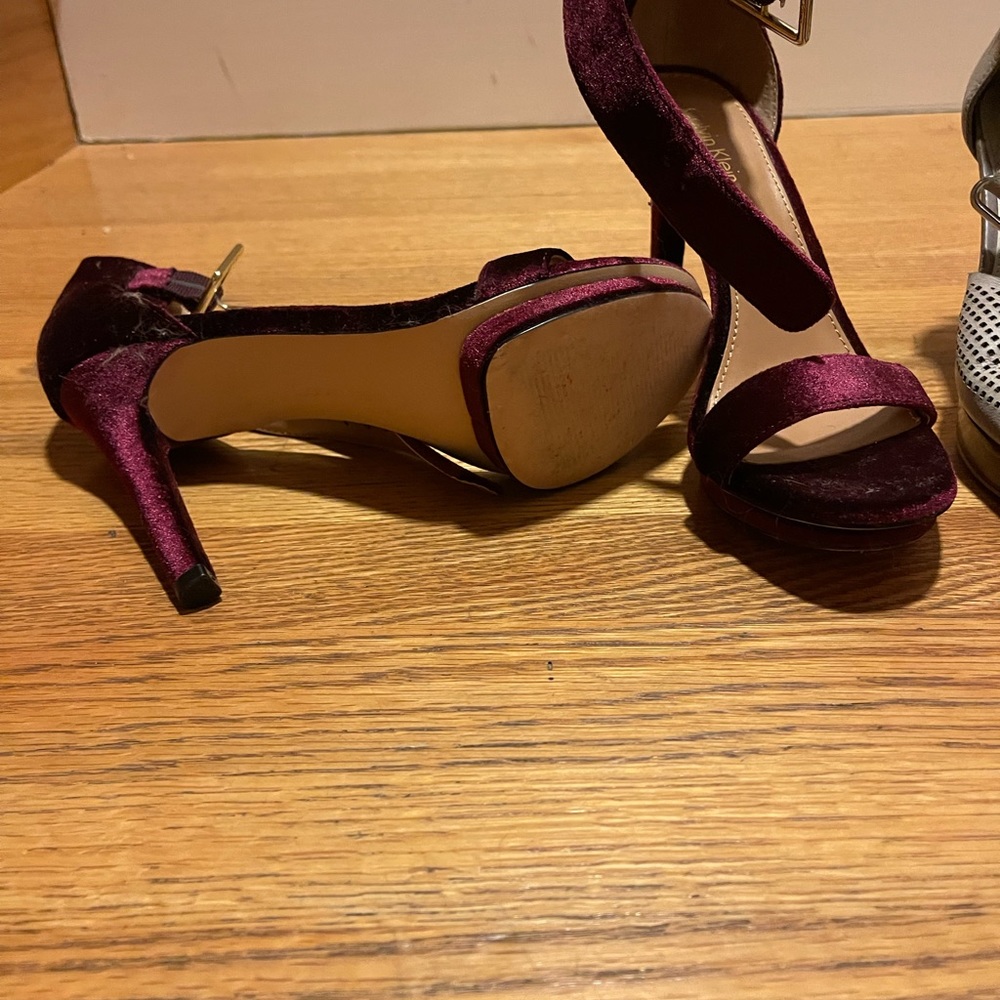 Heels - Picture 3 of 3